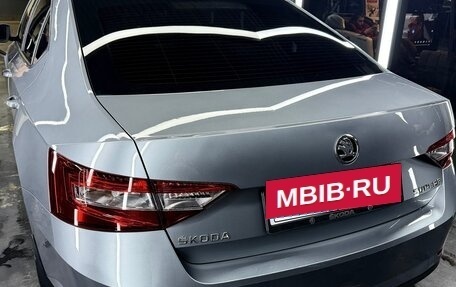 Skoda Superb III рестайлинг, 2017 год, 1 750 000 рублей, 3 фотография