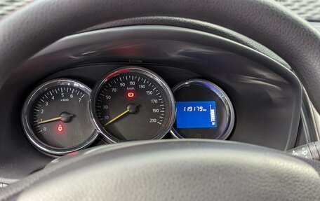 Renault Logan II, 2015 год, 799 000 рублей, 23 фотография