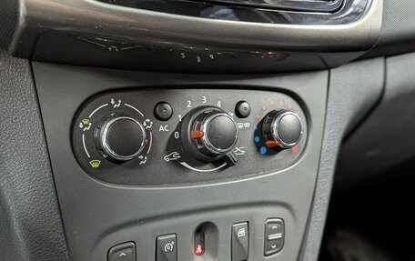 Renault Logan II, 2015 год, 799 000 рублей, 21 фотография