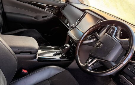 Toyota Crown, 2018 год, 3 000 000 рублей, 4 фотография