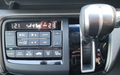 Honda Stepwgn IV, 2016 год, 2 200 000 рублей, 14 фотография