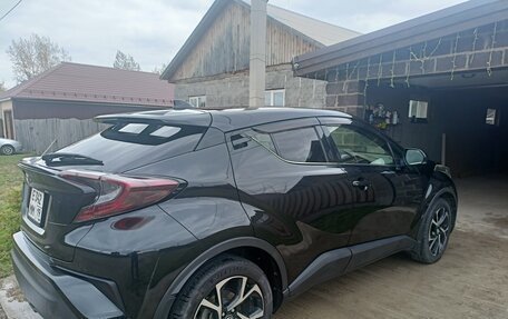 Toyota C-HR I рестайлинг, 2017 год, 1 899 000 рублей, 4 фотография