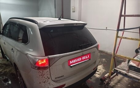 Mitsubishi Outlander III рестайлинг 3, 2013 год, 1 730 000 рублей, 5 фотография