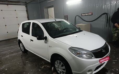 Renault Sandero I, 2014 год, 620 000 рублей, 2 фотография