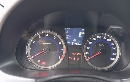 Hyundai Solaris II рестайлинг, 2012 год, 890 000 рублей, 9 фотография