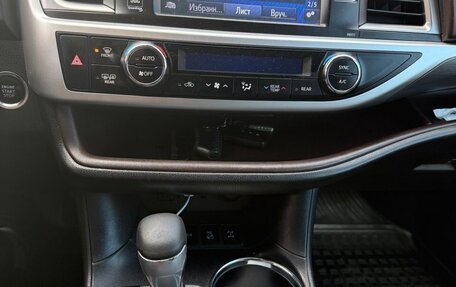 Toyota Highlander III, 2018 год, 2 950 000 рублей, 7 фотография