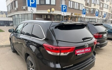 Toyota Highlander III, 2018 год, 2 950 000 рублей, 4 фотография