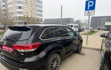 Toyota Highlander III, 2018 год, 2 950 000 рублей, 3 фотография