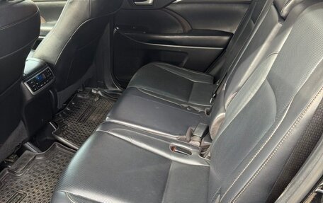 Toyota Highlander III, 2018 год, 2 950 000 рублей, 10 фотография
