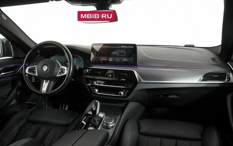 BMW 5 серия, 2021 год, 5 450 000 рублей, 14 фотография