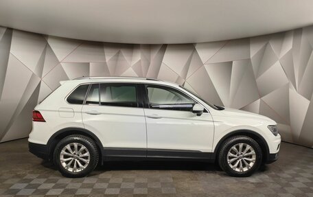 Volkswagen Tiguan II, 2018 год, 1 855 000 рублей, 6 фотография