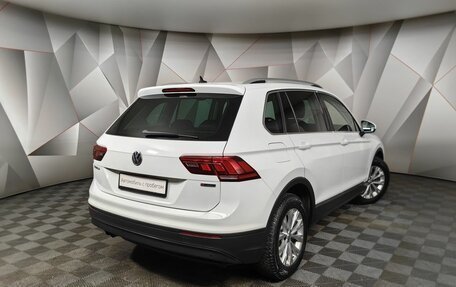 Volkswagen Tiguan II, 2018 год, 1 855 000 рублей, 2 фотография