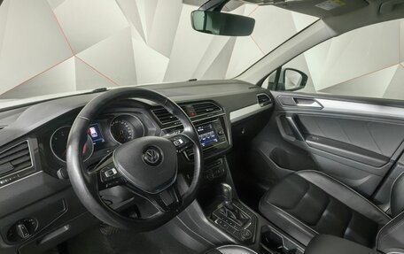Volkswagen Tiguan II, 2018 год, 1 855 000 рублей, 19 фотография