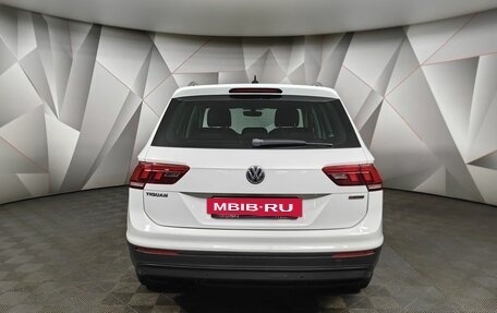 Volkswagen Tiguan II, 2018 год, 1 855 000 рублей, 8 фотография