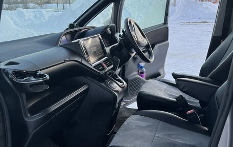 Toyota Noah III, 2018 год, 2 350 000 рублей, 14 фотография