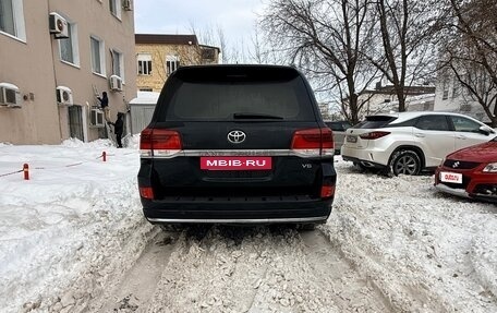 Toyota Land Cruiser 200, 2017 год, 5 000 000 рублей, 4 фотография