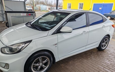 Hyundai Solaris II рестайлинг, 2011 год, 780 000 рублей, 7 фотография