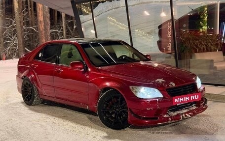 Lexus IS II рестайлинг 2, 2000 год, 600 000 рублей, 2 фотография