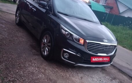 KIA Carnival III, 2017 год, 2 500 000 рублей, 2 фотография