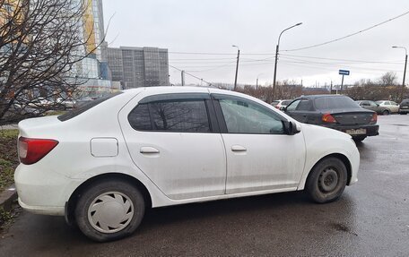 Renault Logan II, 2017 год, 350 000 рублей, 2 фотография