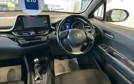 Toyota C-HR I рестайлинг, 2017 год, 2 149 900 рублей, 15 фотография