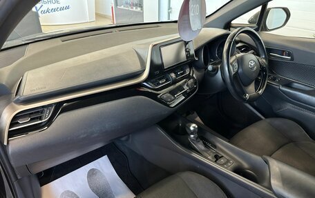 Toyota C-HR I рестайлинг, 2017 год, 2 149 900 рублей, 13 фотография