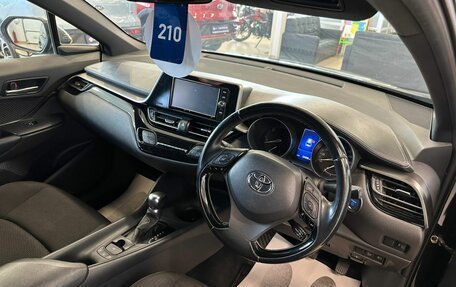 Toyota C-HR I рестайлинг, 2017 год, 2 149 900 рублей, 11 фотография