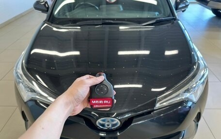 Toyota C-HR I рестайлинг, 2017 год, 2 149 900 рублей, 29 фотография