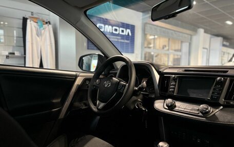 Toyota RAV4, 2017 год, 2 480 000 рублей, 7 фотография