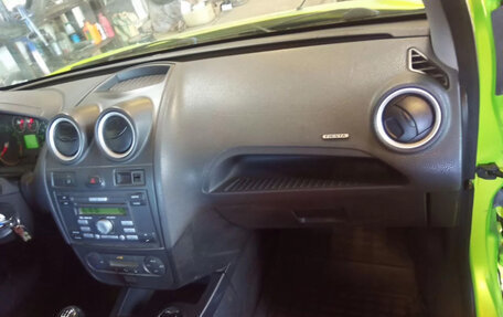 Ford Fiesta, 2006 год, 380 000 рублей, 6 фотография