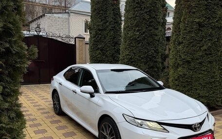 Toyota Camry, 2021 год, 2 070 000 рублей, 3 фотография