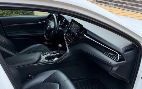 Toyota Camry, 2021 год, 2 070 000 рублей, 18 фотография