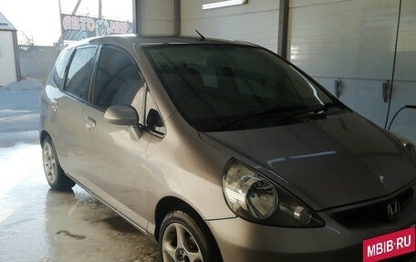 Honda Fit III, 2003 год, 245 000 рублей, 2 фотография