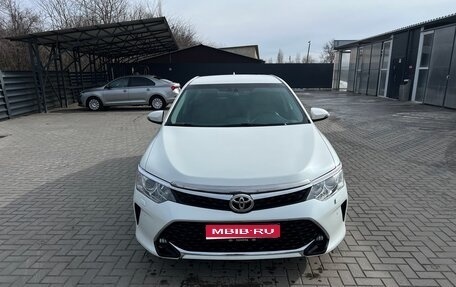 Toyota Camry, 2017 год, 2 080 000 рублей, 1 фотография