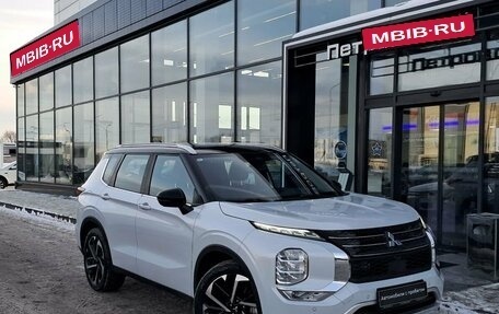 Mitsubishi Outlander, 2024 год, 4 899 000 рублей, 1 фотография