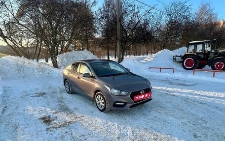 Hyundai Solaris II рестайлинг, 2018 год, 990 000 рублей, 1 фотография