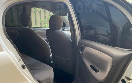 Toyota Platz, 1999 год, 270 000 рублей, 8 фотография