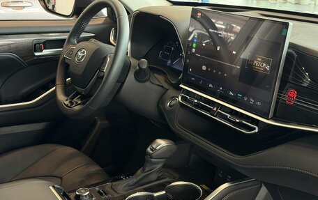 Toyota Highlander, 2025 год, 5 950 000 рублей, 29 фотография