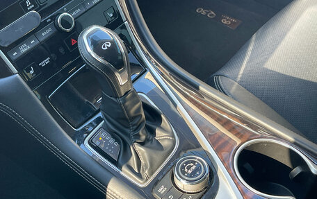 Infiniti Q50 I рестайлинг, 2017 год, 2 250 000 рублей, 11 фотография