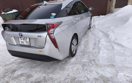 Toyota Prius IV XW50, 2017 год, 2 000 000 рублей, 8 фотография