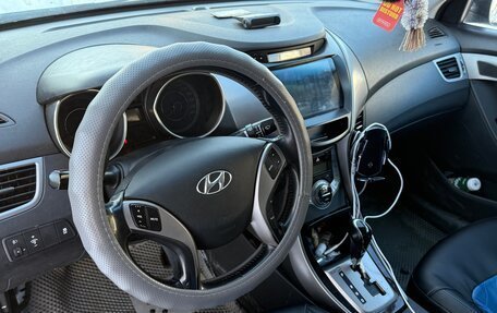 Hyundai Elantra V, 2012 год, 950 000 рублей, 8 фотография