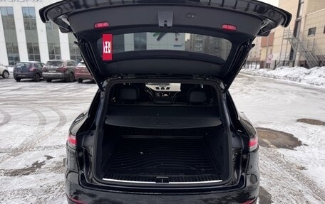 Porsche Cayenne III, 2022 год, 13 100 000 рублей, 21 фотография