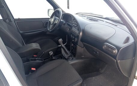 Chevrolet Niva I рестайлинг, 2018 год, 785 000 рублей, 6 фотография