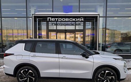 Mitsubishi Outlander, 2024 год, 4 899 000 рублей, 7 фотография