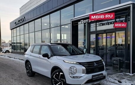 Mitsubishi Outlander, 2024 год, 4 899 000 рублей, 5 фотография