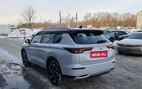 Mitsubishi Outlander, 2024 год, 4 899 000 рублей, 10 фотография
