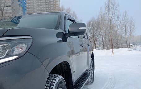 Toyota Land Cruiser Prado 150 рестайлинг 2, 2017 год, 4 300 000 рублей, 6 фотография