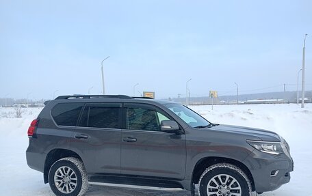 Toyota Land Cruiser Prado 150 рестайлинг 2, 2017 год, 4 300 000 рублей, 7 фотография