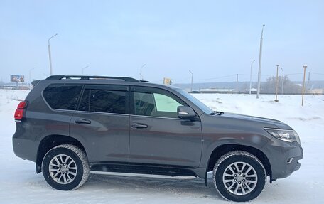 Toyota Land Cruiser Prado 150 рестайлинг 2, 2017 год, 4 300 000 рублей, 5 фотография