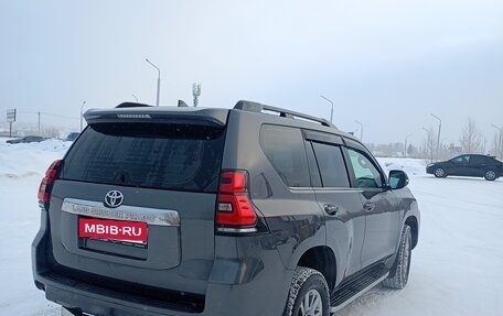 Toyota Land Cruiser Prado 150 рестайлинг 2, 2017 год, 4 300 000 рублей, 3 фотография